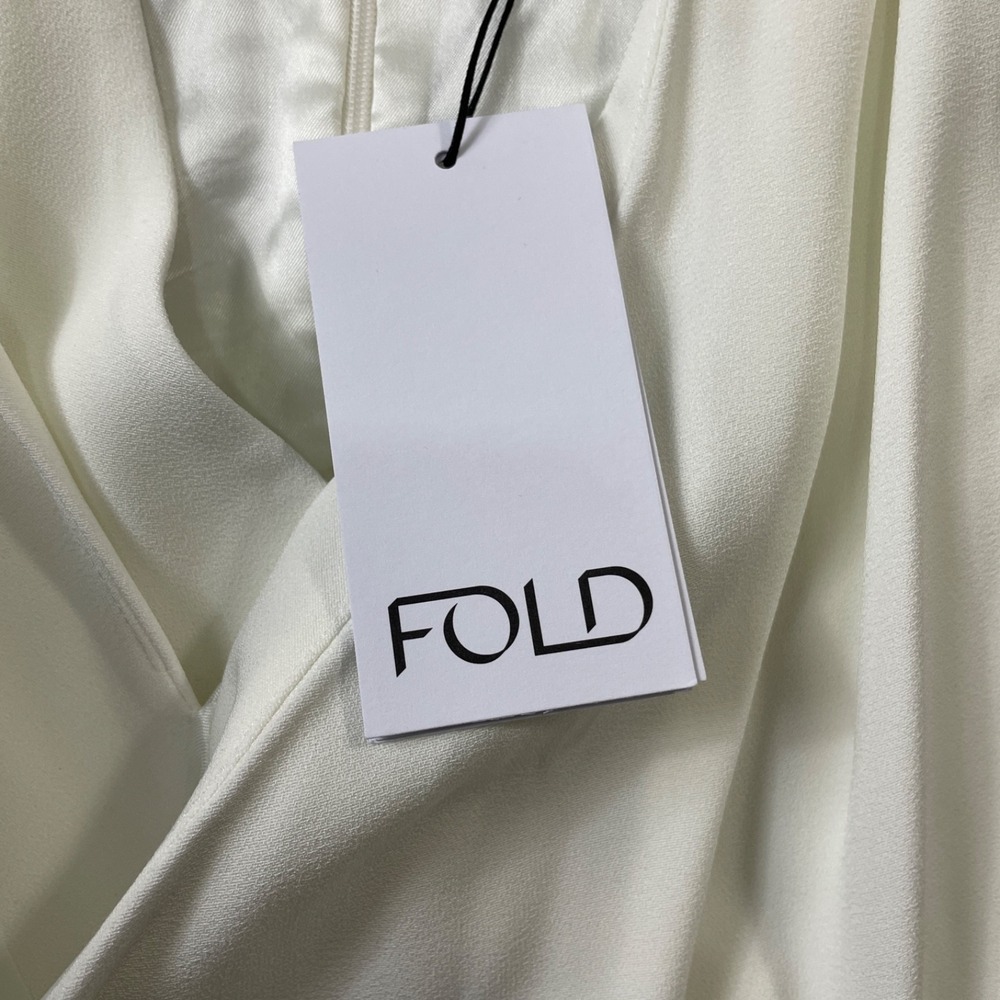 The Fold Ivory 10 NEW w/tags Clever‎ Crepe Cascia Wrap Style Sleeveless Top - Picture 3 of 6